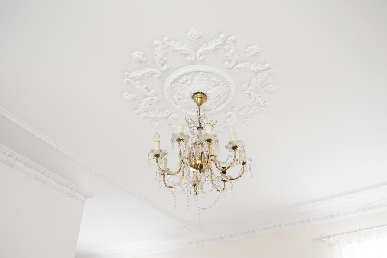 Vintage Style Spacious Apartment クライペダ エクステリア 写真